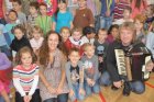 ŠKOLA PÍSNIČKOU DO ŠKOL 2012 - vystoupení v ZŠ