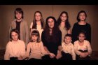 VÁNOČNÍ MODLITBIČKA - Kristýna Peterková & děti